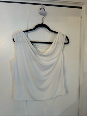 Off the shoulder sleeves top